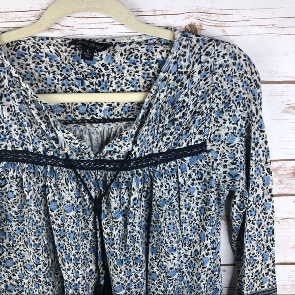 Lucky Brand floral 3/4 sleeve tassels vneck top - Picture 3 of 8